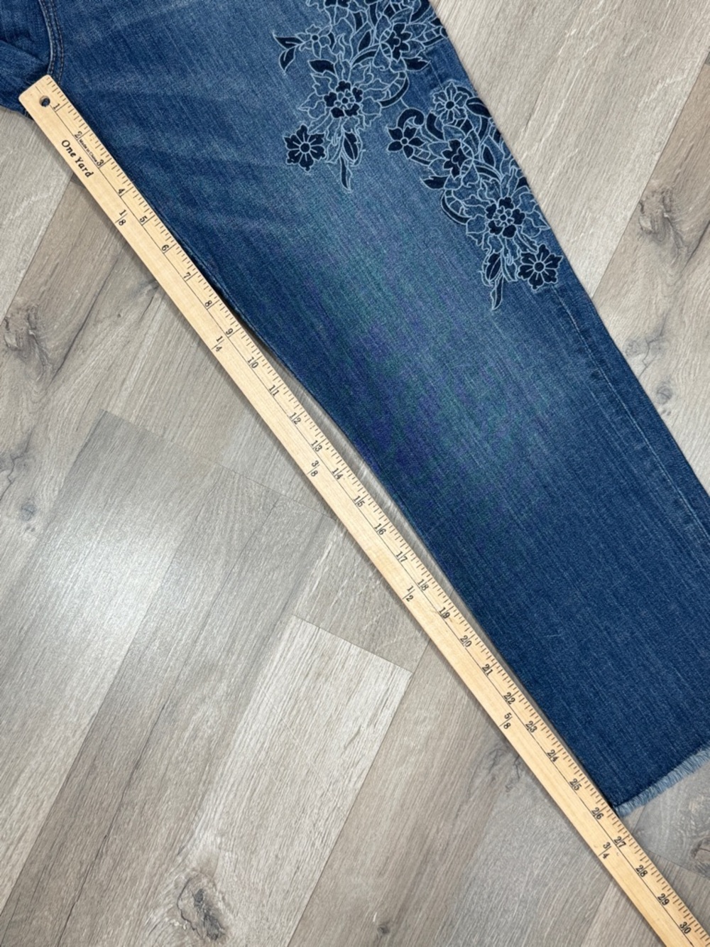 Loft Jeans 4‎ Blue Floral Embroidered Raw Hem Boyfriend Crop Boho Cottagecore - Picture 13 of 14